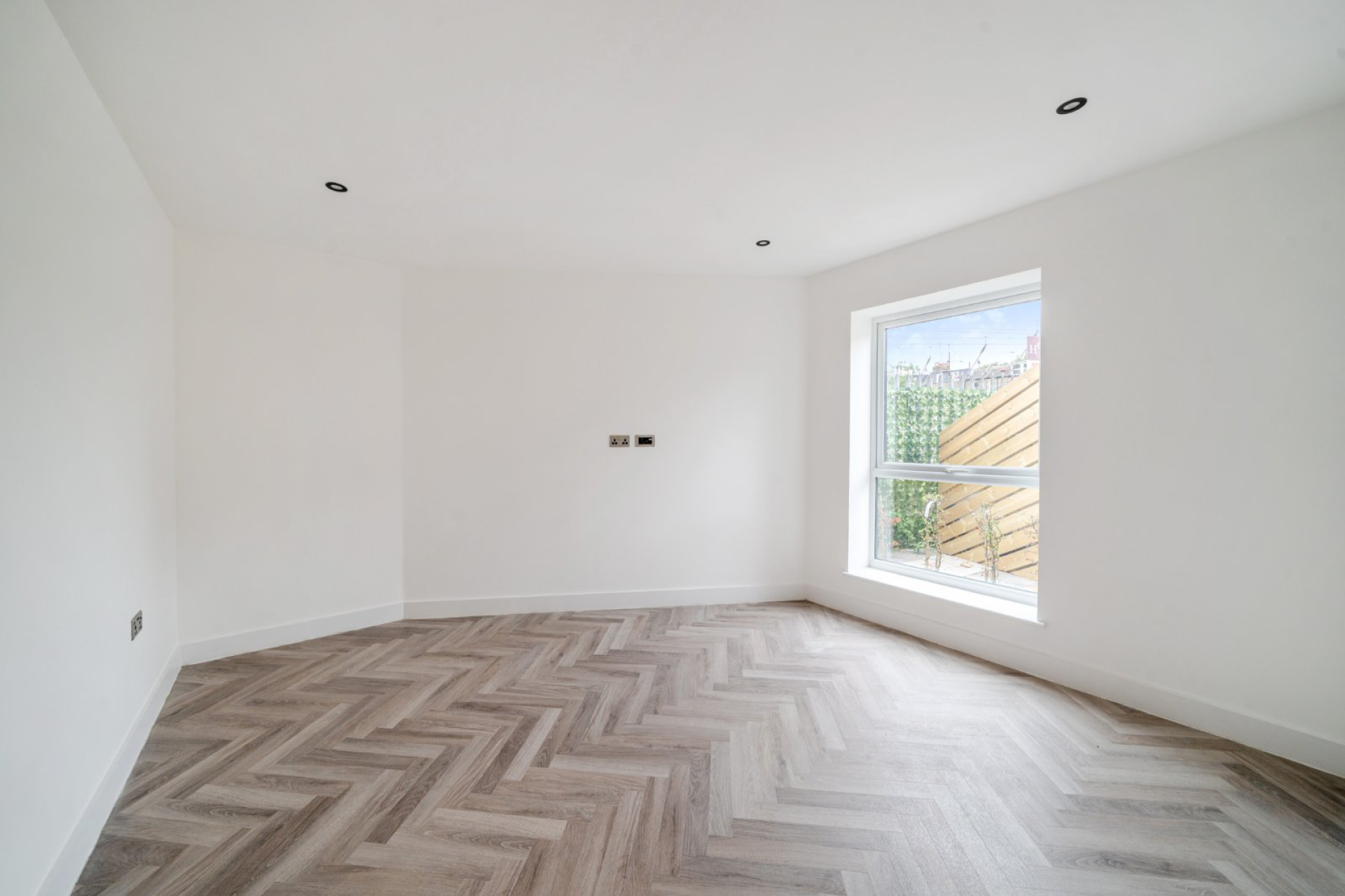 Dagmar_Road_Vandermolen_Real_Estate4